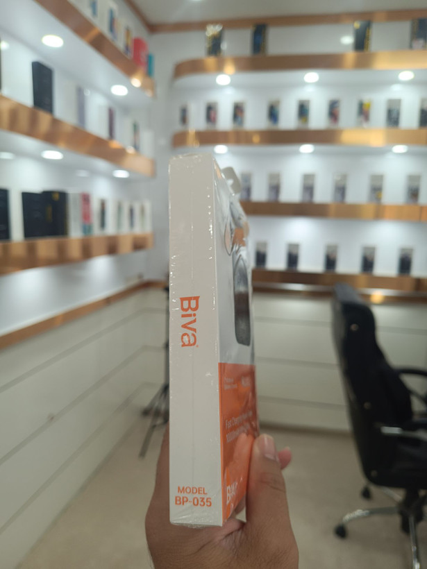پاوربانک Biva مدل BP-035 ظرفیت 10000 میلیآمپر ساعت | توان 22.5 وات | دارای کابلهای متصل (تایپ سی و لایتنینگ)