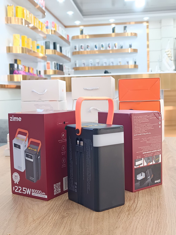 پاوربانک ۸۰۰۰۰ میلیآمپر Zime مدل B18 | مجهز به ۴ خروجی USB و توان ۲۲.۵ وات