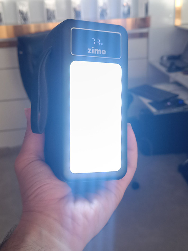 پاوربانک ۵۰۰۰۰ میلیآمپر Zime مدل B15 Ultra Pro توان ۲۲.۵ وات (دارای ۴ کابل متصل و چراغ قوه)