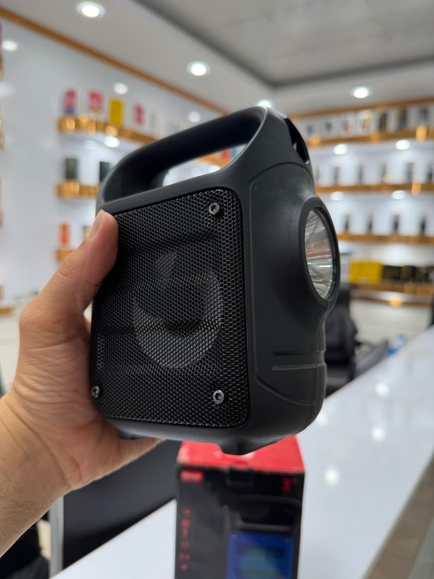 اسپیکر بلوتوثی و قابلحمل KBroad مدل KTS-1185 | مجهز به ورودی میکروفون، رادیو FM، رقص نور LED و خروجی ۵ وات واقعی