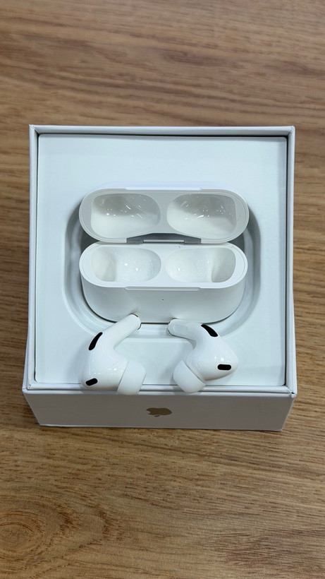هندزفری بیسیم اپل مدل AirPods Pro 2 (پورت USB-C) | کیس شارژ MagSafe