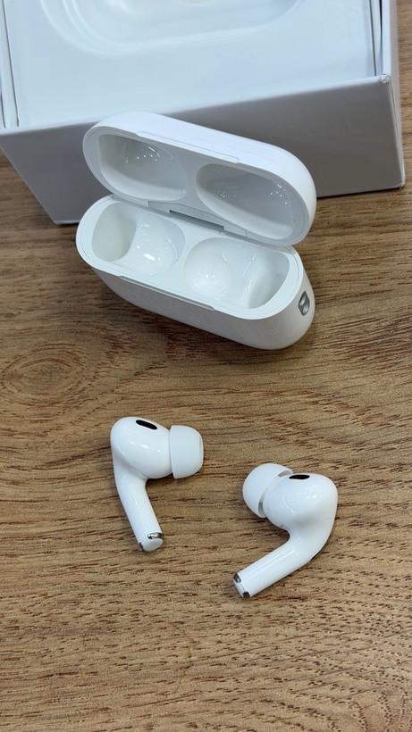 هندزفری بیسیم اپل مدل AirPods Pro 2 (پورت USB-C) | کیس شارژ MagSafe