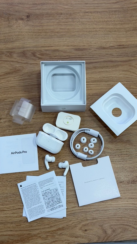 هندزفری بیسیم اپل مدل AirPods Pro 2 (پورت USB-C) | کیس شارژ MagSafe